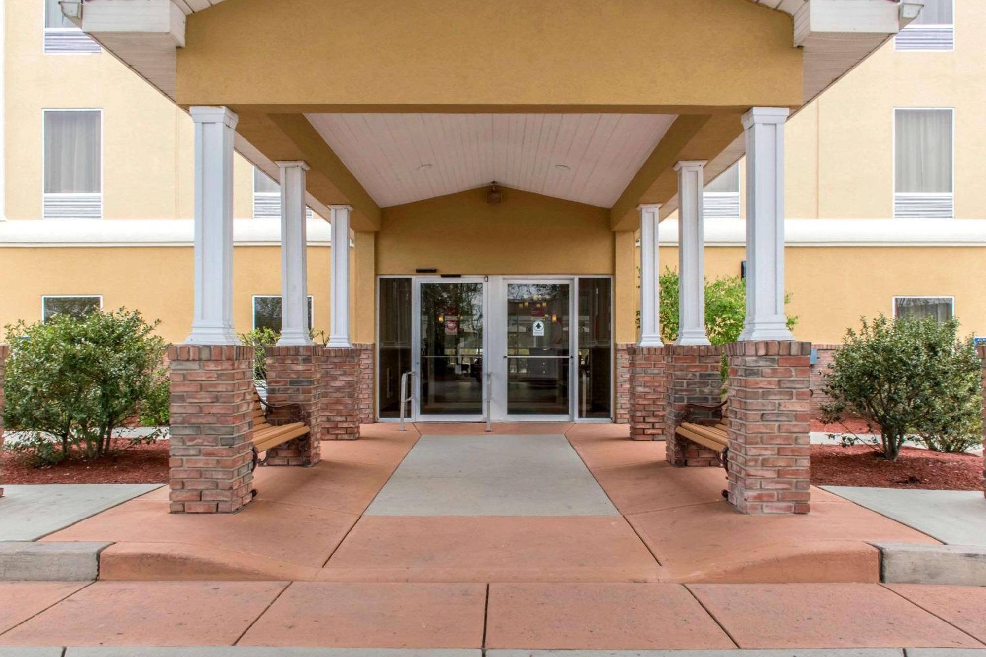 Comfort Suites Scranton Near Montage Mountain Εξωτερικό φωτογραφία